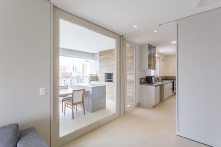 Apartamento para alugar com 156m², 2 quartos e 3 vagasVaranda