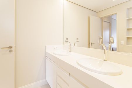 Apartamento para alugar com 156m², 2 quartos e 3 vagasBanheiro da Suíte 2