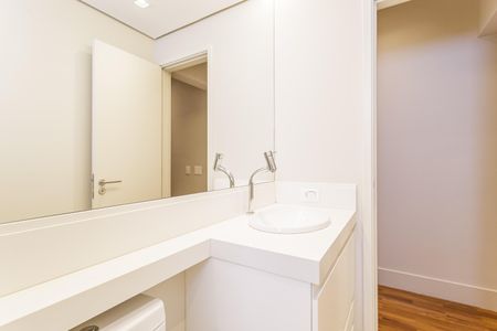 Apartamento para alugar com 156m², 2 quartos e 3 vagasBanheiro da Suíte 1