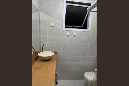Banheiro de apartamento para alugar com 2 quartos, 74m² em Vila Zanardi, Guarulhos
