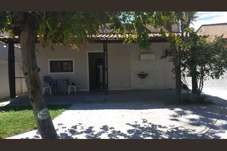 Casa para alugar com 96m², 2 quartos e 1 vaga Casa para alugar com 96m², 2 quartos e 1 vagaFachada