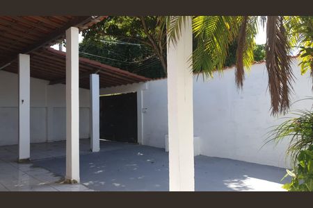 Casa para alugar com 96m², 2 quartos e 1 vaga Casa para alugar com 96m², 2 quartos e 1 vagaVaranda