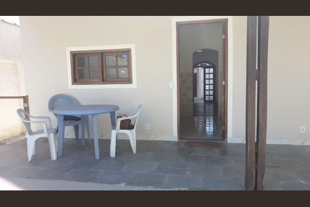 Casa para alugar com 96m², 2 quartos e 1 vaga Casa para alugar com 96m², 2 quartos e 1 vagaVaranda