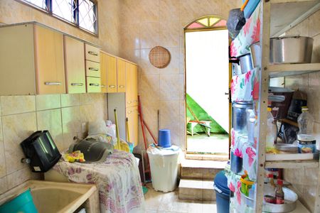 Casa à venda com 300m², 5 quartos e 1 vagaÁrea de Serviço