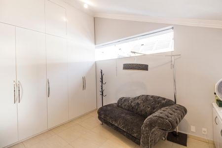 Casa de condomínio para alugar com 360m², 2 quartos e 6 vagas Casa de condomínio para alugar com 360m², 2 quartos e 6 vagasCloset da suíte