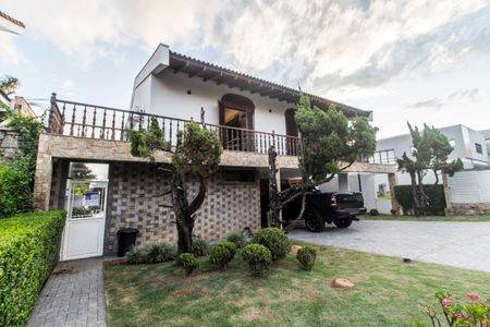 Casa de condomínio para alugar com 360m², 2 quartos e 6 vagas Casa de condomínio para alugar com 360m², 2 quartos e 6 vagasPlaca