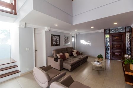 Casa de condomínio para alugar com 360m², 2 quartos e 6 vagas Casa de condomínio para alugar com 360m², 2 quartos e 6 vagasSala