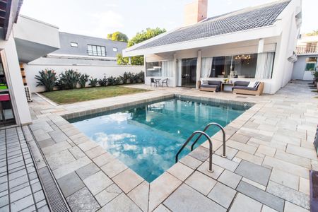 Casa de condomínio para alugar com 360m², 2 quartos e 6 vagas Casa de condomínio para alugar com 360m², 2 quartos e 6 vagasPiscina