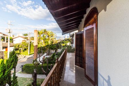 Casa de condomínio para alugar com 360m², 2 quartos e 6 vagas Casa de condomínio para alugar com 360m², 2 quartos e 6 vagasVaranda