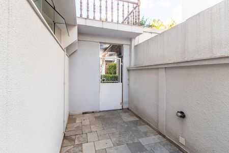 Casa de condomínio para alugar com 360m², 2 quartos e 6 vagas Casa de condomínio para alugar com 360m², 2 quartos e 6 vagasCorredor