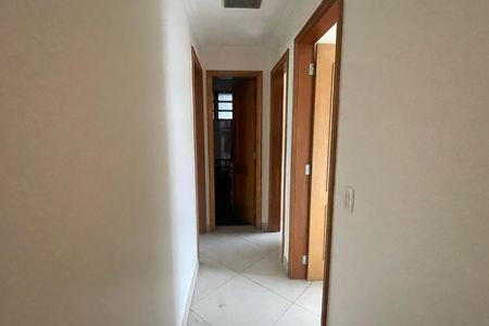 Corredor de apartamento para alugar com 2 quartos, 94m² em Centro, Duque de Caxias