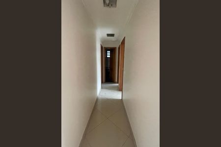 Corredor de apartamento para alugar com 2 quartos, 94m² em Centro, Duque de Caxias
