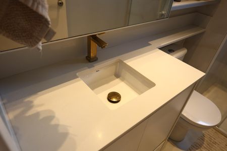 Apartamento à venda com 64m², 2 quartos e 1 vaga Apartamento à venda com 64m², 2 quartos e 1 vagaBanheiro da Suíte