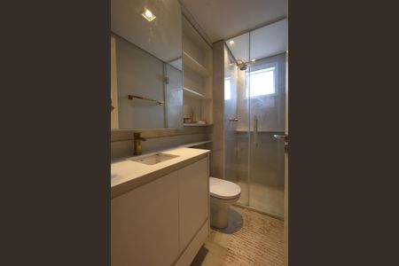 Apartamento à venda com 64m², 2 quartos e 1 vaga Apartamento à venda com 64m², 2 quartos e 1 vagaBanheiro da Suíte