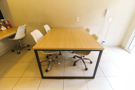 Apartamento para alugar com 32m², 2 quartos e sem vaga Apartamento para alugar com 32m², 2 quartos e sem vagaSala de estudos