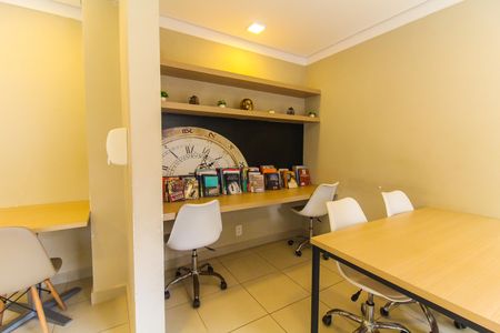 Apartamento para alugar com 32m², 2 quartos e sem vaga Apartamento para alugar com 32m², 2 quartos e sem vagaSala de estudos