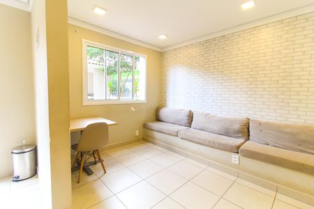 Apartamento para alugar com 32m², 2 quartos e sem vaga Apartamento para alugar com 32m², 2 quartos e sem vagaSala de estudos