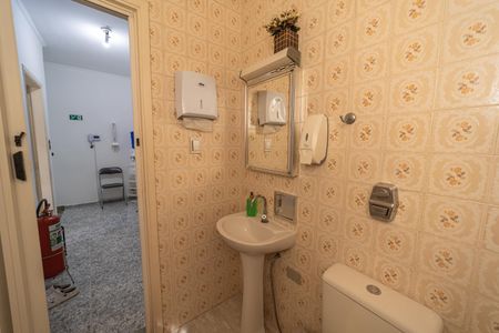 Casa à venda com 195m², 3 quartos e 2 vagasBanheiro