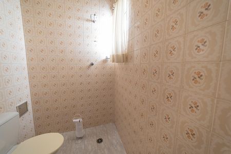 Casa à venda com 195m², 3 quartos e 2 vagasBanheiro