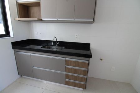 Apartamento à venda com 57m², 2 quartos e 2 vagasCozinha