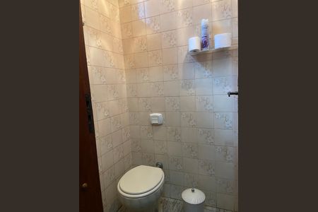 Casa à venda com 320m², 4 quartos e 2 vagasLavabo