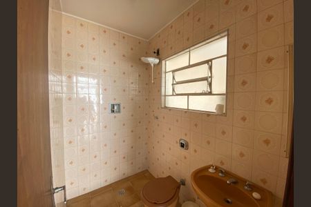 Casa à venda com 320m², 4 quartos e 2 vagasEdicula - Banheiro