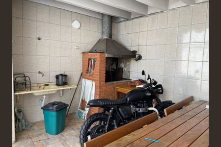 Casa à venda com 320m², 4 quartos e 2 vagasChurrasqueira