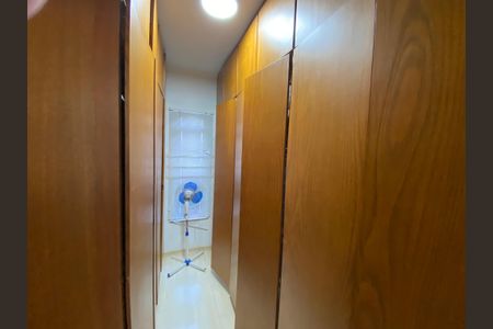 Casa à venda com 320m², 4 quartos e 2 vagasCloset da suíte