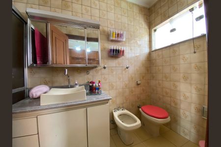 Casa à venda com 320m², 4 quartos e 2 vagasQuarto 2 - Banheiro