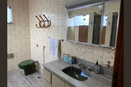 Casa à venda com 320m², 4 quartos e 2 vagasQuarto 1 - Banheiro