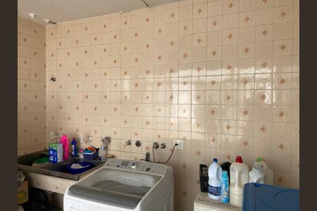 Casa à venda com 320m², 4 quartos e 2 vagasÁrea de Serviço
