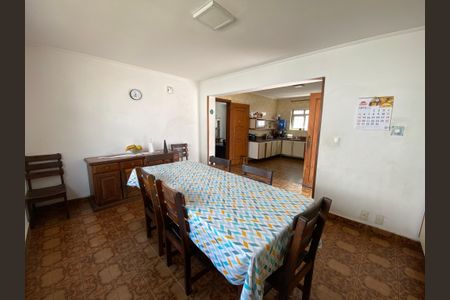 Casa à venda com 320m², 4 quartos e 2 vagasCozinha