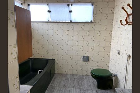 Casa à venda com 320m², 4 quartos e 2 vagasQuarto 1 - Banheiro
