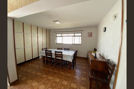 Casa à venda com 320m², 4 quartos e 2 vagasCozinha