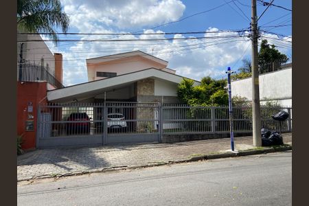 Casa à venda com 320m², 4 quartos e 2 vagasFachada