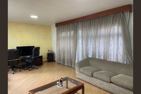 Sala 1 de casa à venda com 3 quartos, 320m² em Caxingui, São Paulo