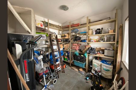 Casa à venda com 320m², 4 quartos e 2 vagasQuarto Externo