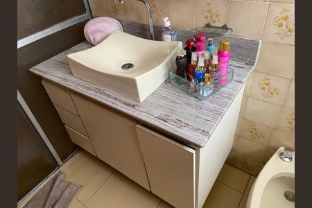Casa à venda com 320m², 4 quartos e 2 vagasQuarto 2 - Banheiro