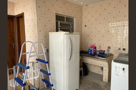 Casa à venda com 320m², 4 quartos e 2 vagasÁrea de Serviço