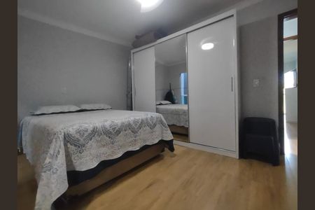 Casa à venda com 97m², 2 quartos e 2 vagas