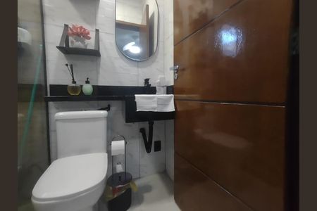 Casa à venda com 97m², 2 quartos e 2 vagas