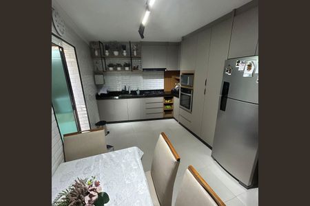 Casa à venda com 97m², 2 quartos e 2 vagas