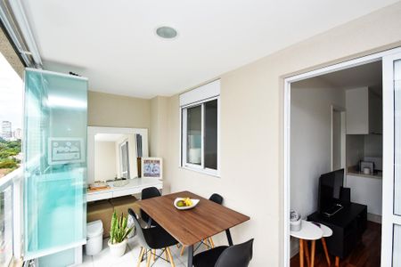 Apartamento à venda com 37m², 1 quarto e 1 vaga Apartamento à venda com 37m², 1 quarto e 1 vagaVaranda Sala de estar e jantar