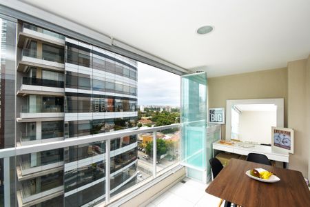 Apartamento à venda com 37m², 1 quarto e 1 vaga Apartamento à venda com 37m², 1 quarto e 1 vagaVaranda Sala de estar e jantar