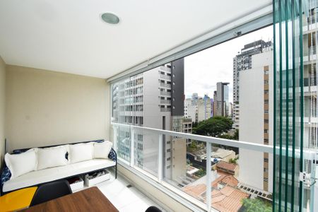 Apartamento à venda com 37m², 1 quarto e 1 vaga Apartamento à venda com 37m², 1 quarto e 1 vagaVaranda Sala de estar e jantar