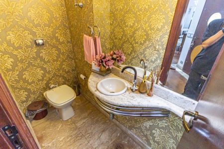 Casa à venda com 300m², 6 quartos e 4 vagasLavabo
