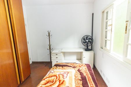 Casa à venda com 300m², 6 quartos e 4 vagasQuarto 2