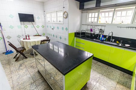 Casa à venda com 300m², 6 quartos e 4 vagasCozinha