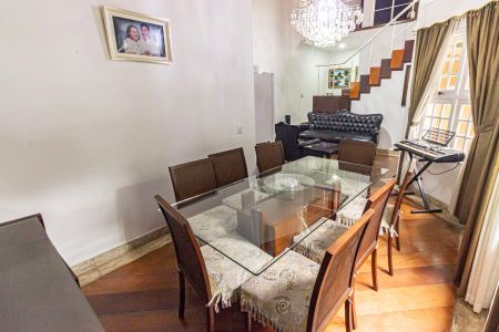 Casa à venda com 300m², 6 quartos e 4 vagasSala de Jantar