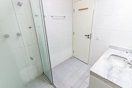 Casa à venda com 300m², 6 quartos e 4 vagasBanheiro